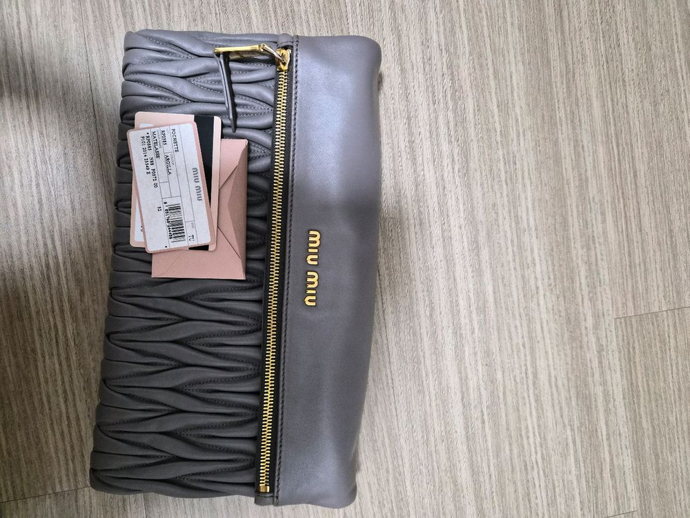 미우미우 클러치백--4
