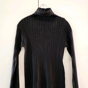 플리츠플리즈 탑