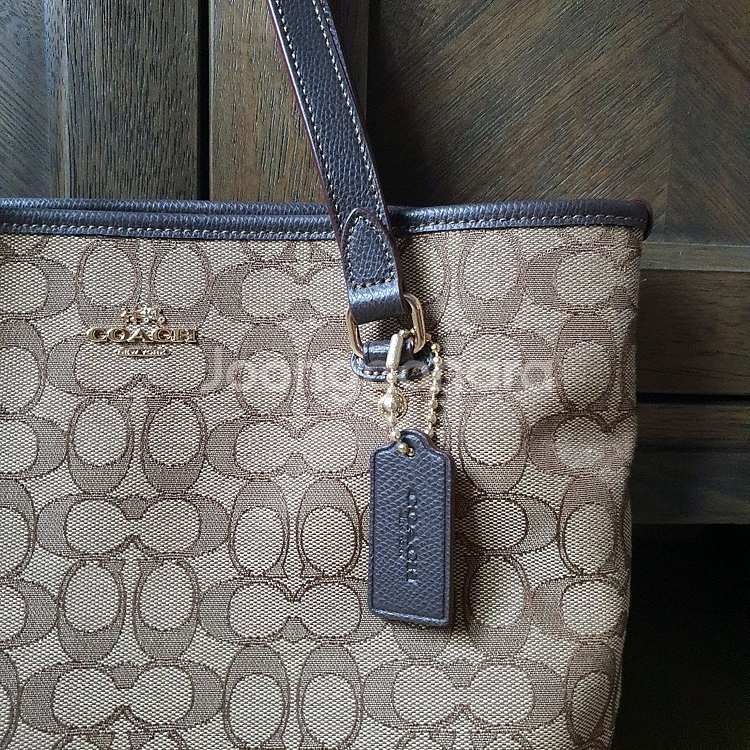 [미사용] 코치 가방 COACH 시그니처 지퍼탑 숄더백--1