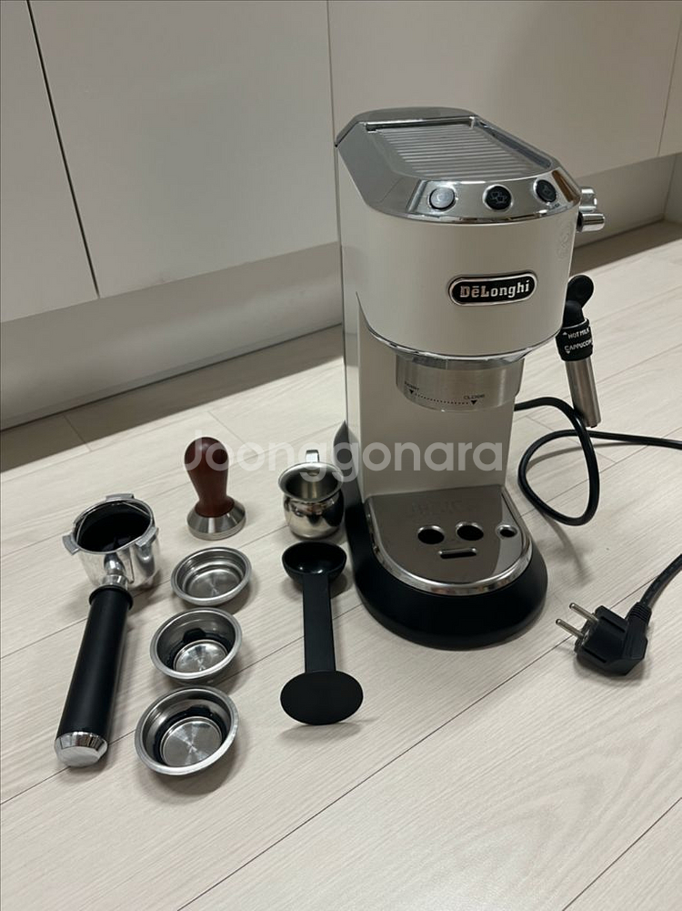 (땡처리)드롱기 데디카 매트화이트--0