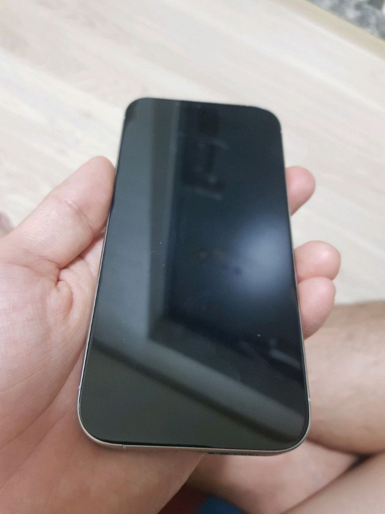 아이폰 미사용 새제품 15pro 256g 화이트 리퍼후 미사용--1