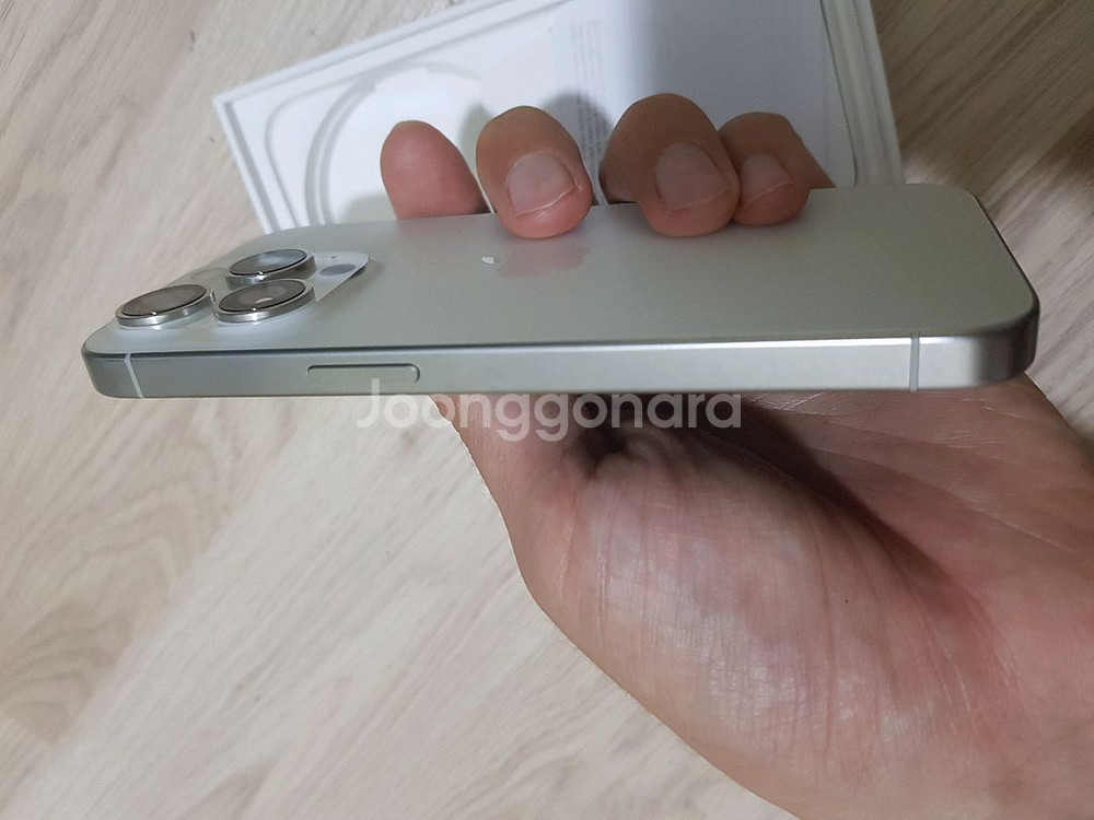 아이폰 15pro 256g 화이트 리퍼후 미사용 새제품--5
