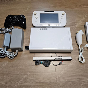 WIIU(위유)+프로컨트롤러+위리모컨+눈챠크+센서바 풀