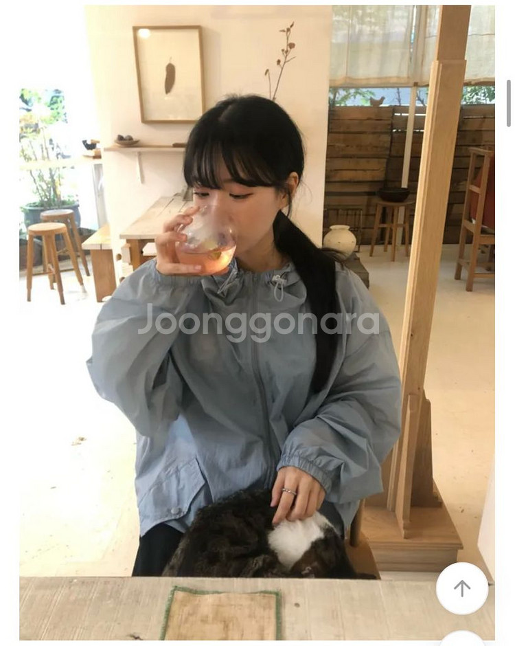 에이블리 남여공용 후드 바람막이 (새상품)--0