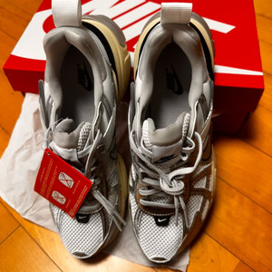 나이키 V2K 런 (245)