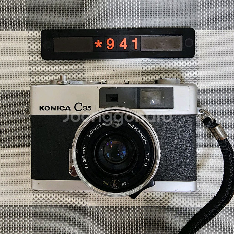 코니카 C 35 필름카메라 실버바디--0