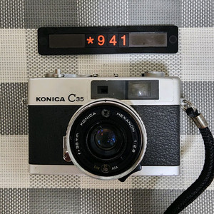 코니카 C 35 필름카메라 실버바디
