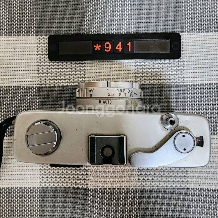 코니카 C 35 필름카메라 실버바디--1