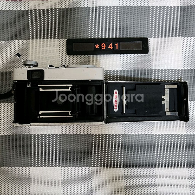 코니카 C 35 필름카메라 실버바디--4