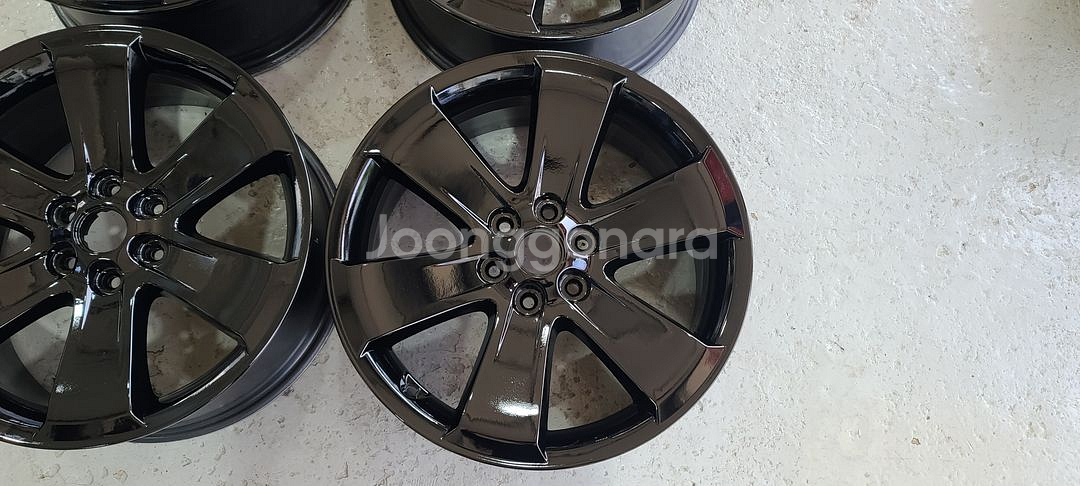 모하비 블랙유광 18인치 순정휠 대품판매20만원--1