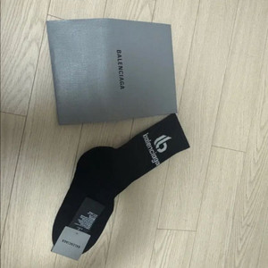 (새상품) 발렌시아가 로고 양말