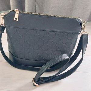 블랙패턴소가죽크로스백