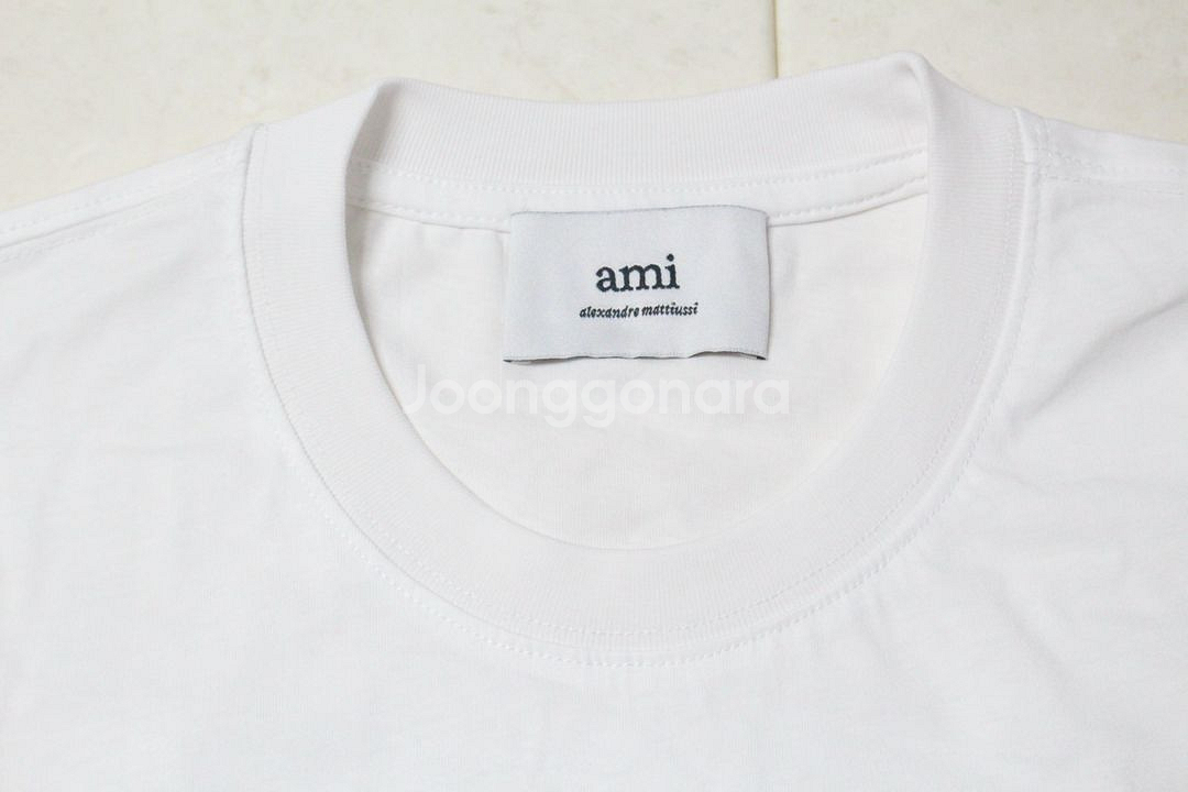Ami 아미 화이트 반팔 L사이즈--1