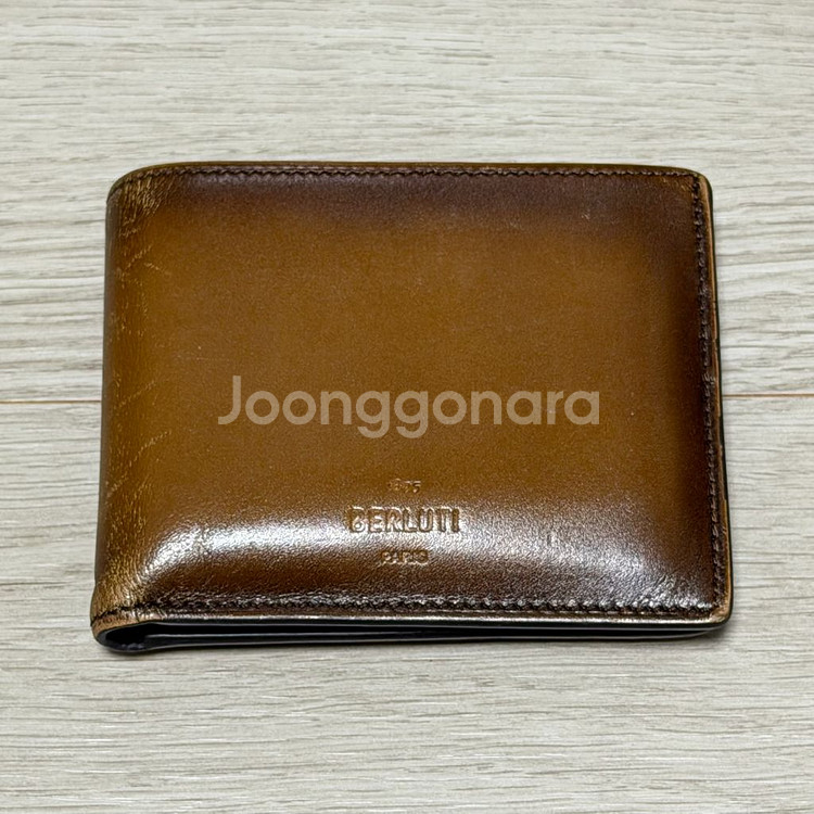 벨루티 반지갑 팔아요.(풀구성)--1