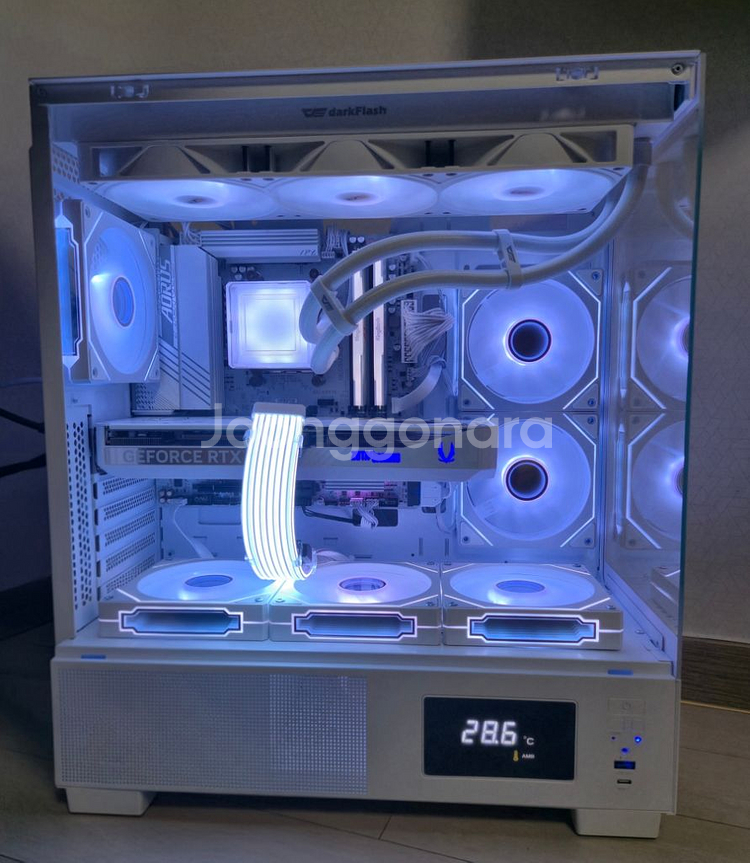7800x3d + 5070 올화이트 컴퓨터 본체 서울--2
