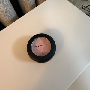 맥 펠트큐트 아이섀도우