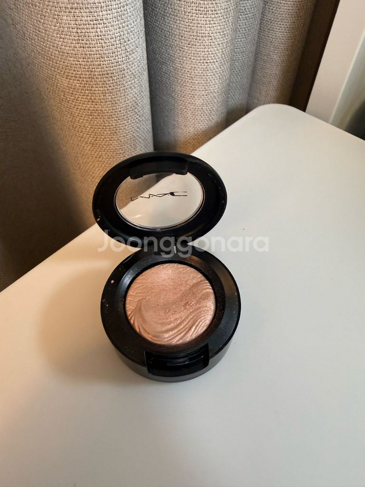 맥 어내추럴플러트 아이섀도우--2