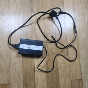 엑스라이더 48V 6A 고속충전기 (3핀)