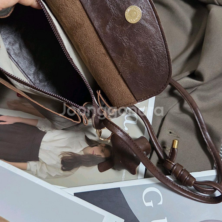 고급 PU 치유쿠 미니 크로스백 숄더백 가방 블랙--7