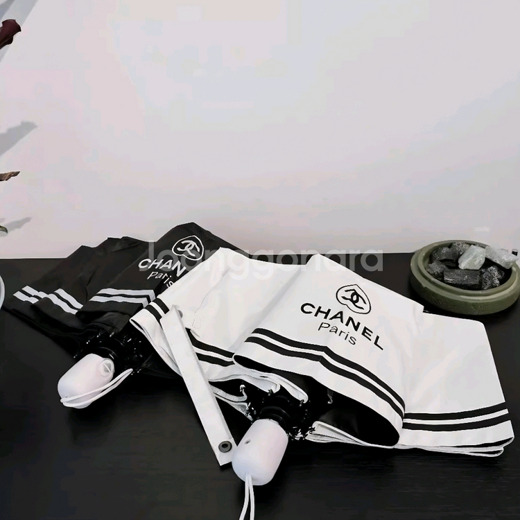 샤넬 우산/양산 겸용 <<화이트>>선물용도 새상품 무배--2