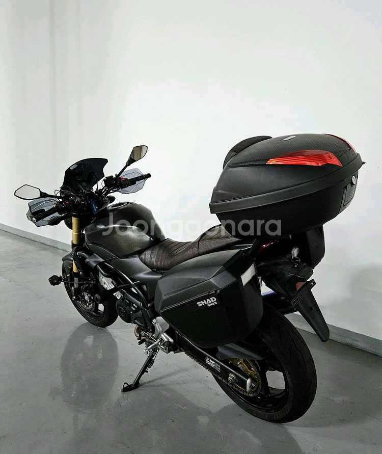 전국 1대뿐 풀튜닝 스즈키 SV650 판매합니다--6