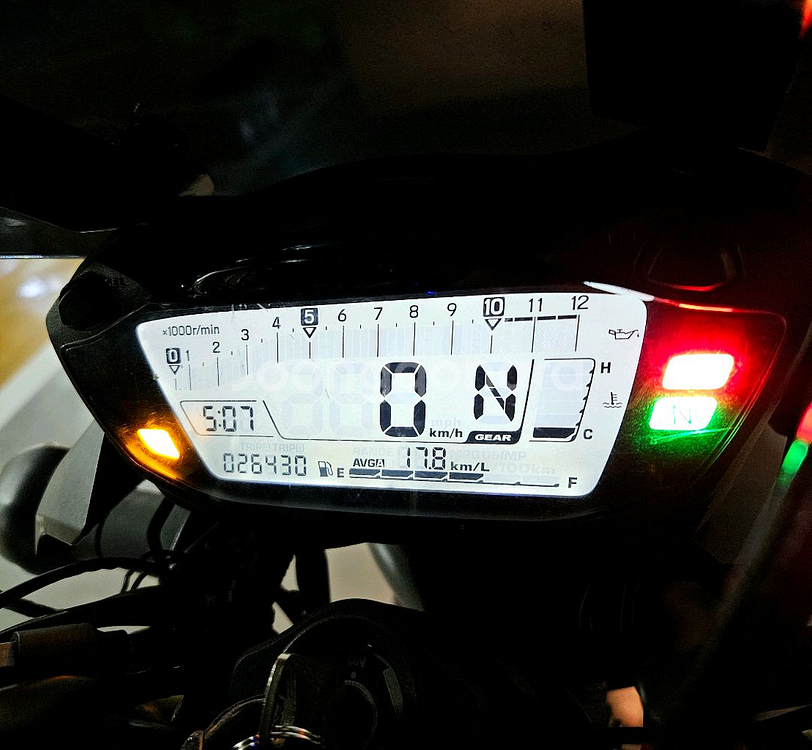 전국 1대뿐 풀튜닝 스즈키 SV650 판매합니다--8