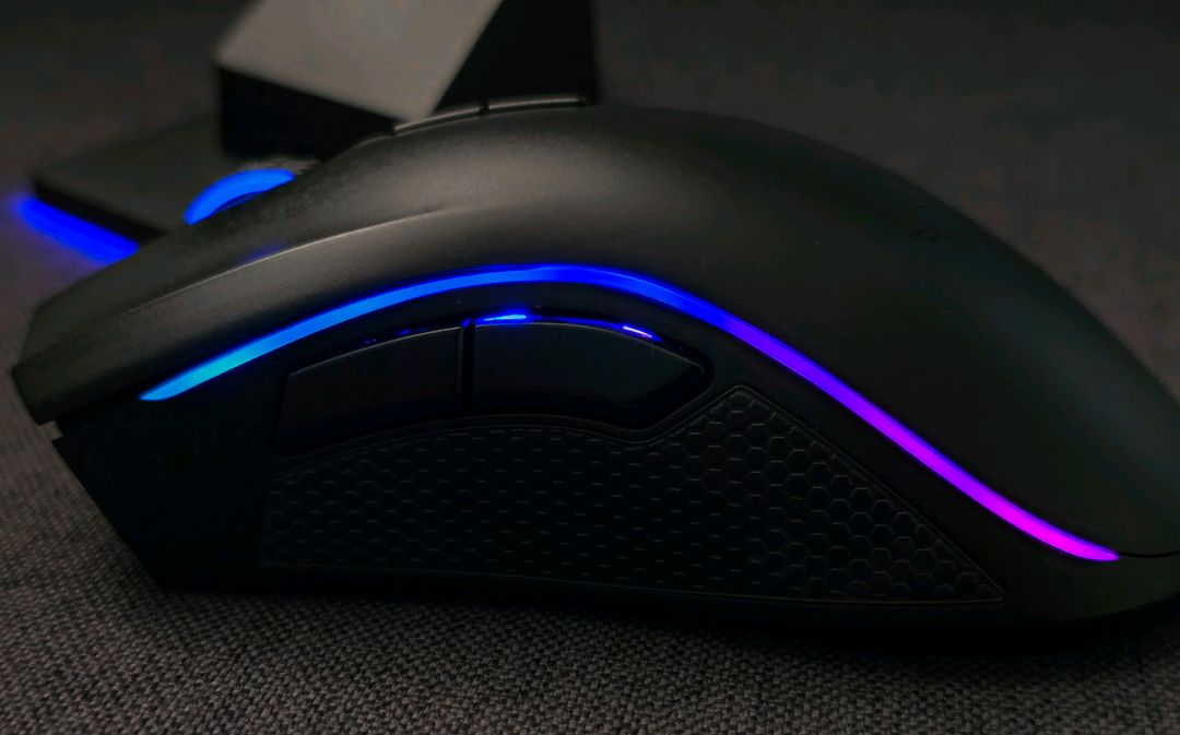 레이저 맘바 무선 게이밍 마우스 2016+무선 충전 독--4