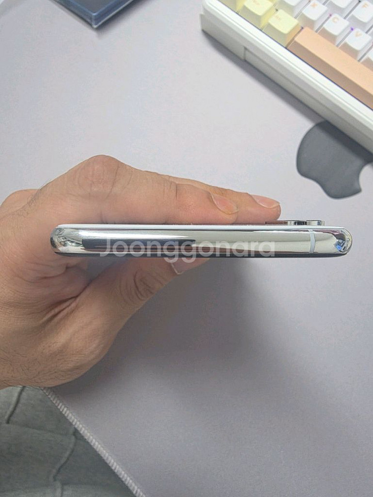 아이폰XS MAX 512GB 실버 새상품급 판매--1