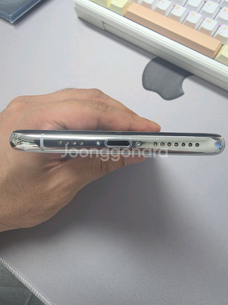 아이폰XS MAX 512GB 실버 새상품급 판매--3