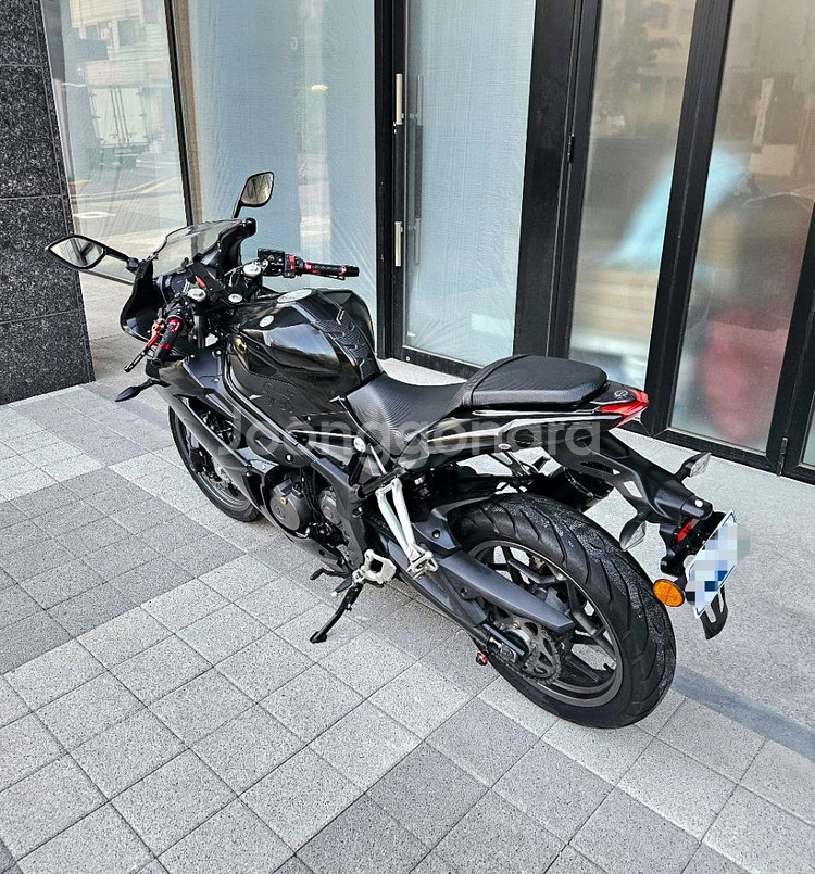 베넬리 302R 블랙 색상 판매합니다--6