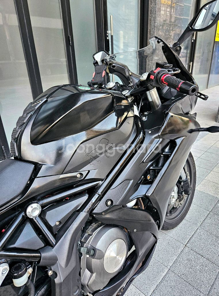 베넬리 302R 블랙 색상 판매합니다--3