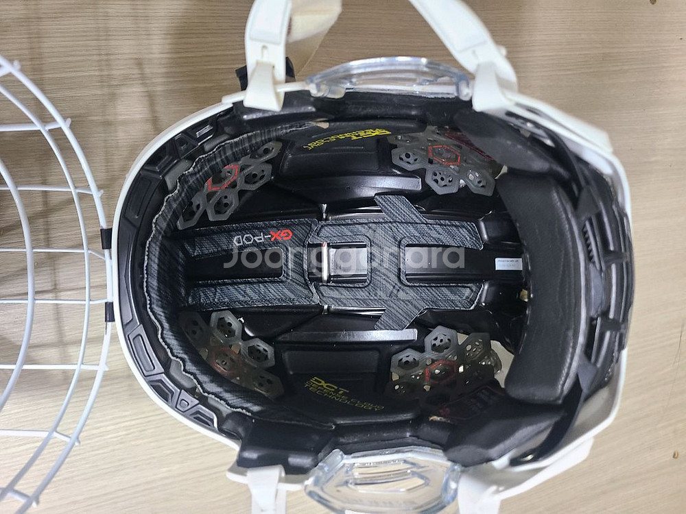 아이스하키 하이퍼라이트2 M/L 헬멧 팝니다--1