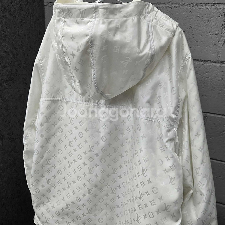 (54)루이비통 모노그램 리버서블 바람막이--2