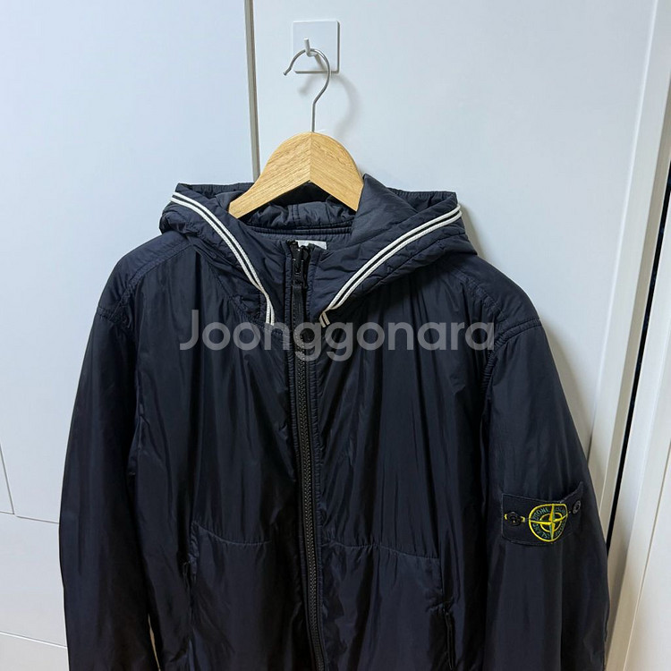 (XL)스톤아일랜드 크링클랩스 프리마로프트 후드바람막이--1