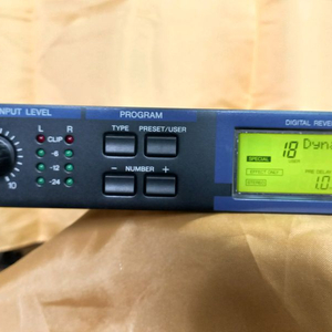 야마하 REV500 디지털 리버브 프로세서 이미지