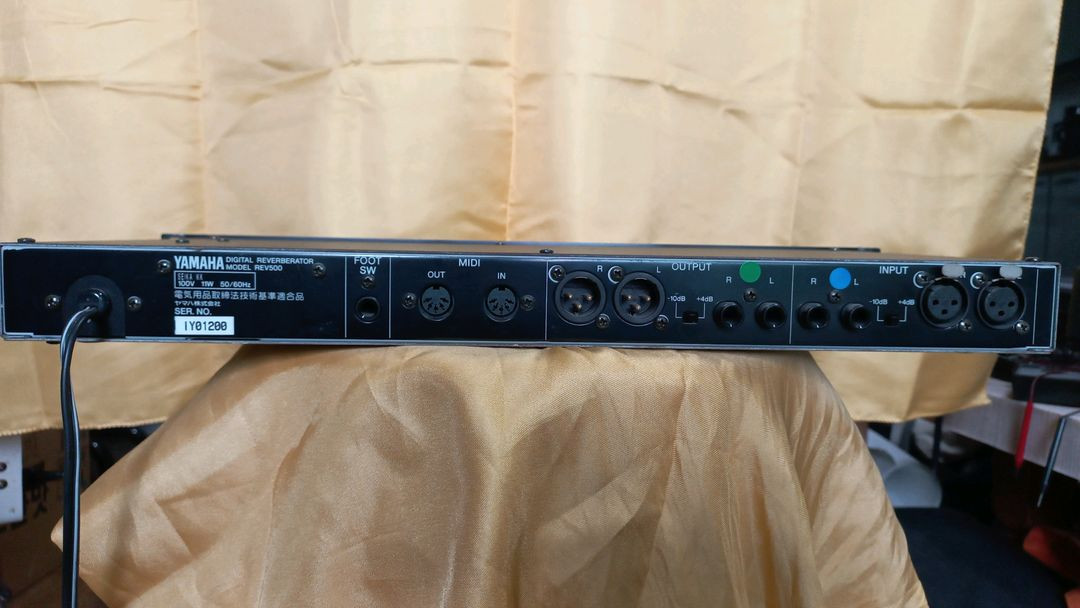 야마하 REV500 디지털 리버브 프로세서 이미지
