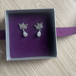 제이에스티나귀걸이