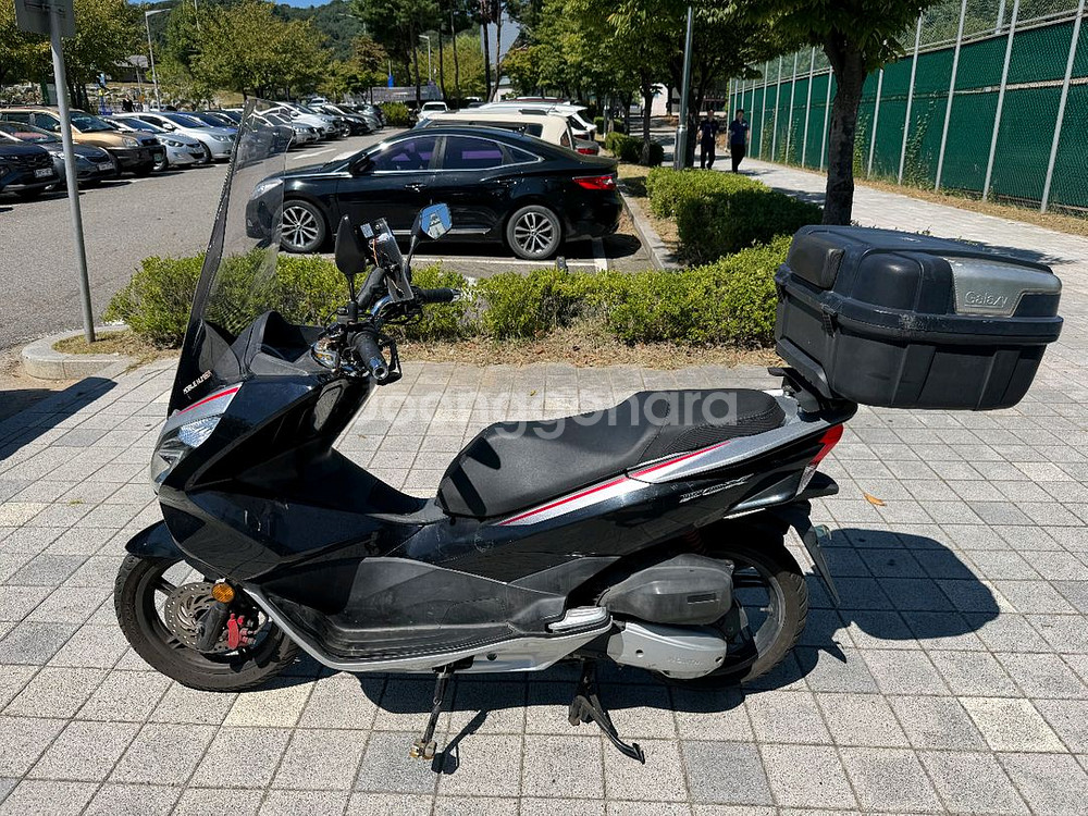 혼다 pcx125 18년 스페셜컬러 스마트키 팝니다--1