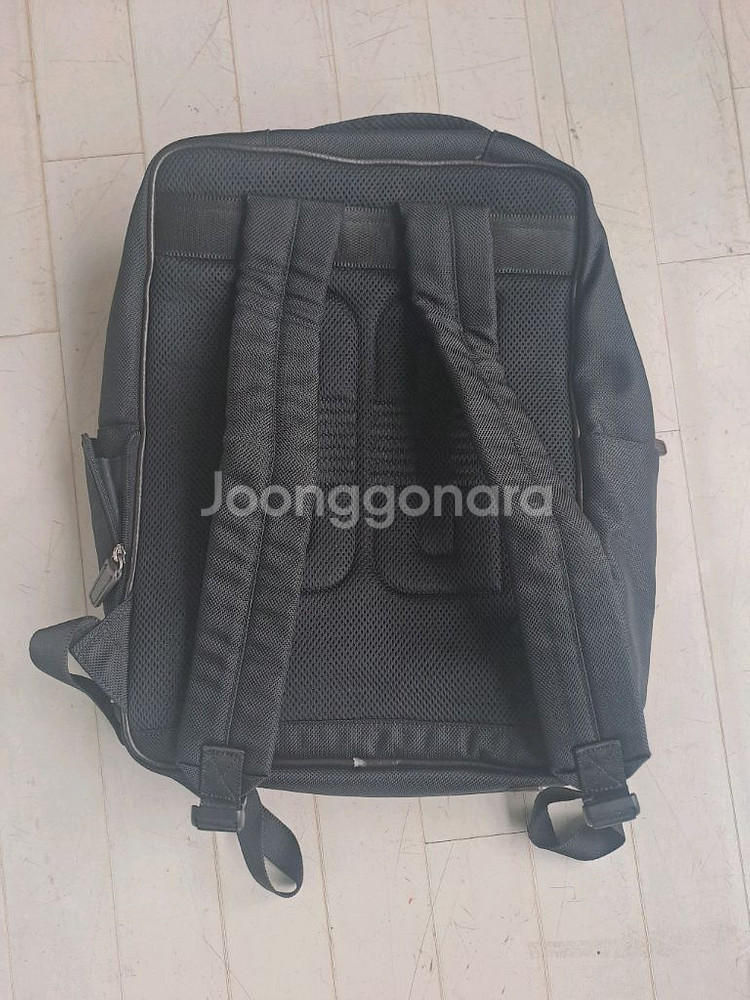 닥스 블랙 백팩--1