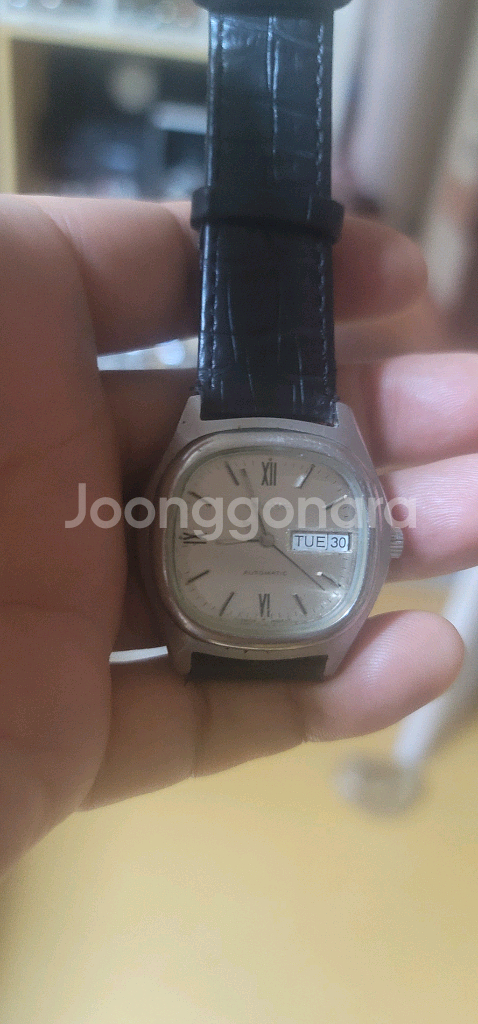 Bulova 오토매틱 시계입니다빈티지한 디자인이 돋보이--1