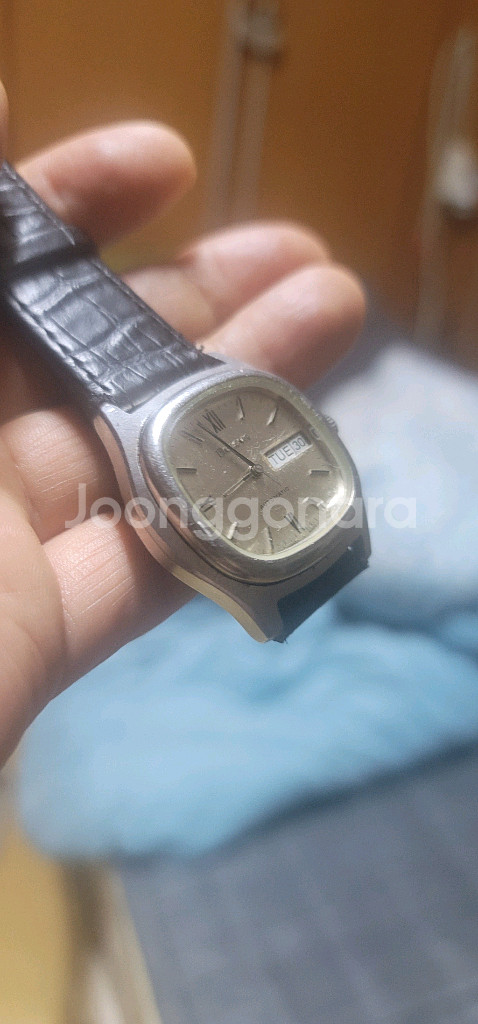 Bulova 오토매틱 시계입니다빈티지한 디자인이 돋보이--3