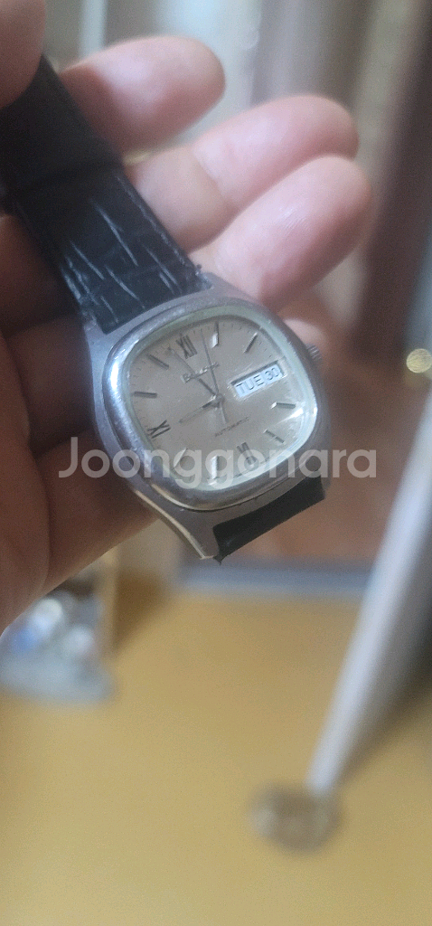 Bulova 오토매틱 시계입니다빈티지한 디자인이 돋보이--5