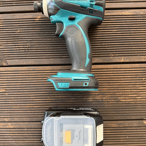 마끼다 DTD146 임팩 드라이버