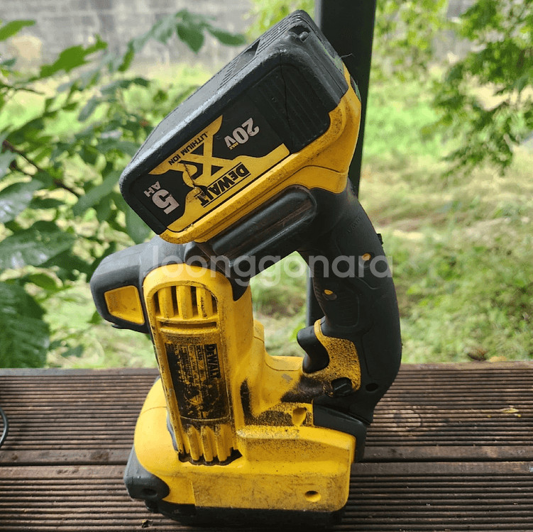 디월트 DCS350 전산볼트 커터기--1