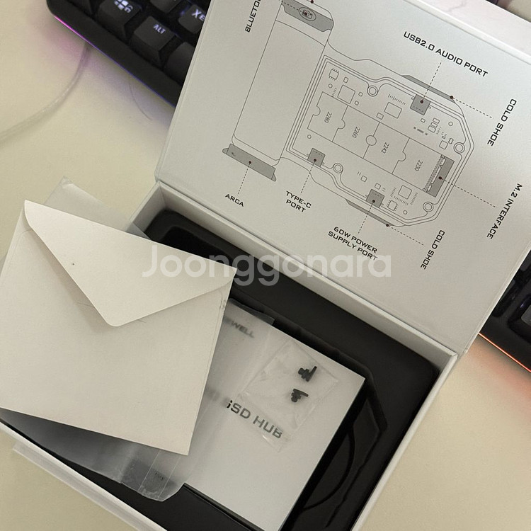 Freewell ssd hub + ssd 2tb--1