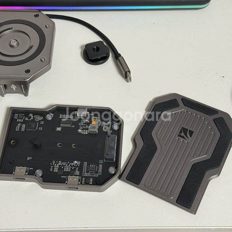 Freewell ssd hub + ssd 2tb--5