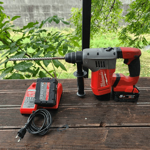 밀워키 M18 CHP 충전 로터리 해머드릴