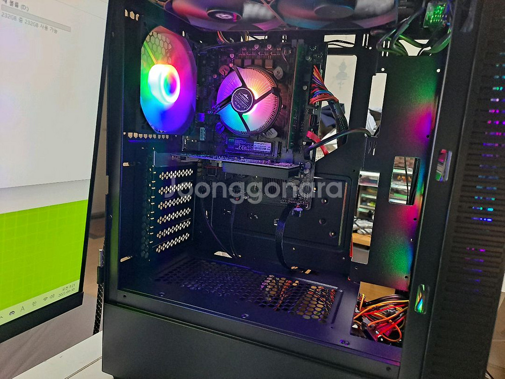 컴퓨터 모니터 i3-12100F RAM16 SSD 25--1