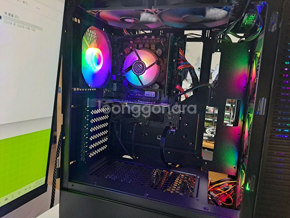 컴퓨터 모니터 i3-12100F RAM16 SSD 25--2
