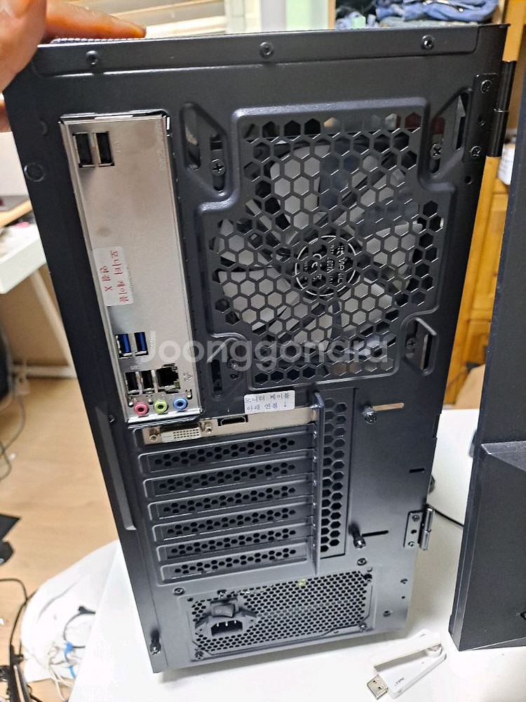 컴퓨터 모니터 i3-12100F RAM16 SSD 25--5